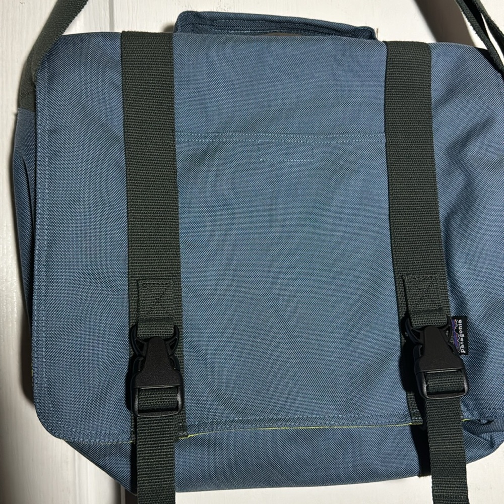 Patagonia Daily Grind Laptop Messenger Bag work school - Picture 2 of 16